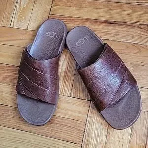 UGG | Shoes | Ugg Leather Velcro Mens Slides | Poshmark display picture 3